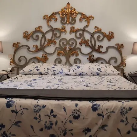 Camera Degli Affreschi Bed & Breakfast